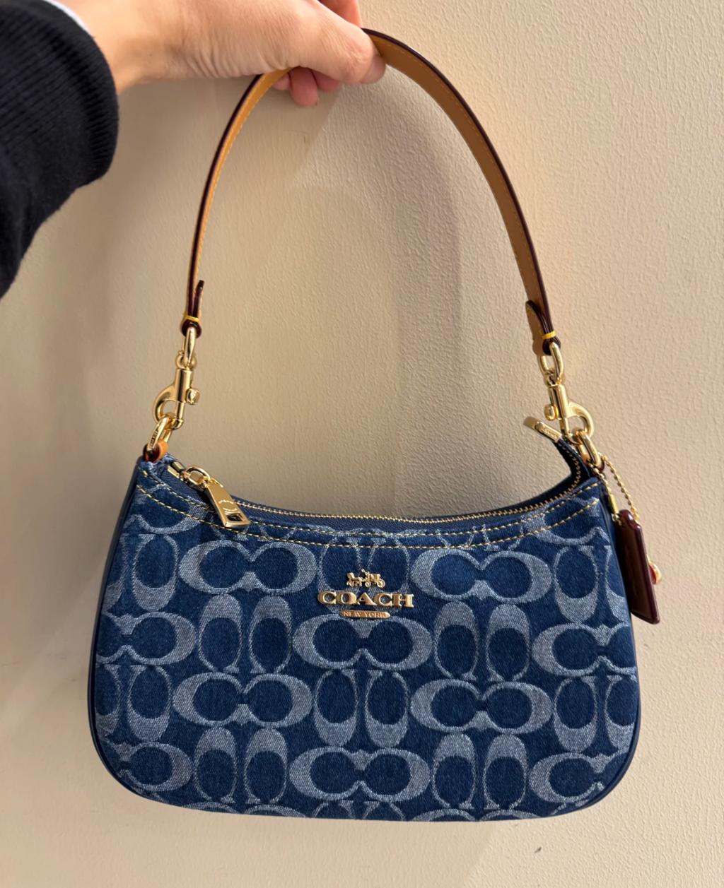 NWT Coach Teri Shoulder Bag in Signature Denim – Natural (CAF82)